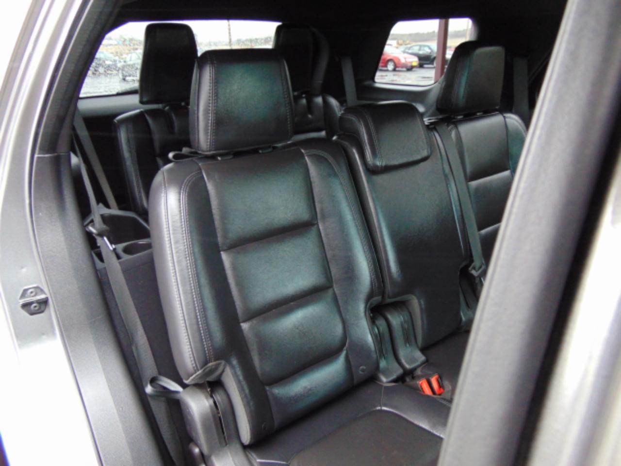 Ford Explorer XLT FWD 2012