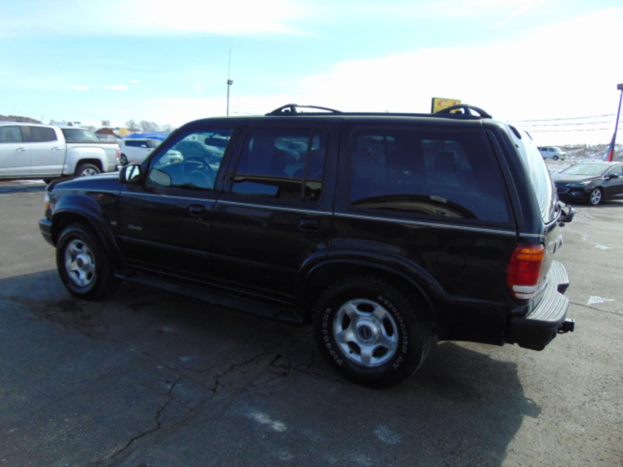 Ford Explorer Limited AWD 2000