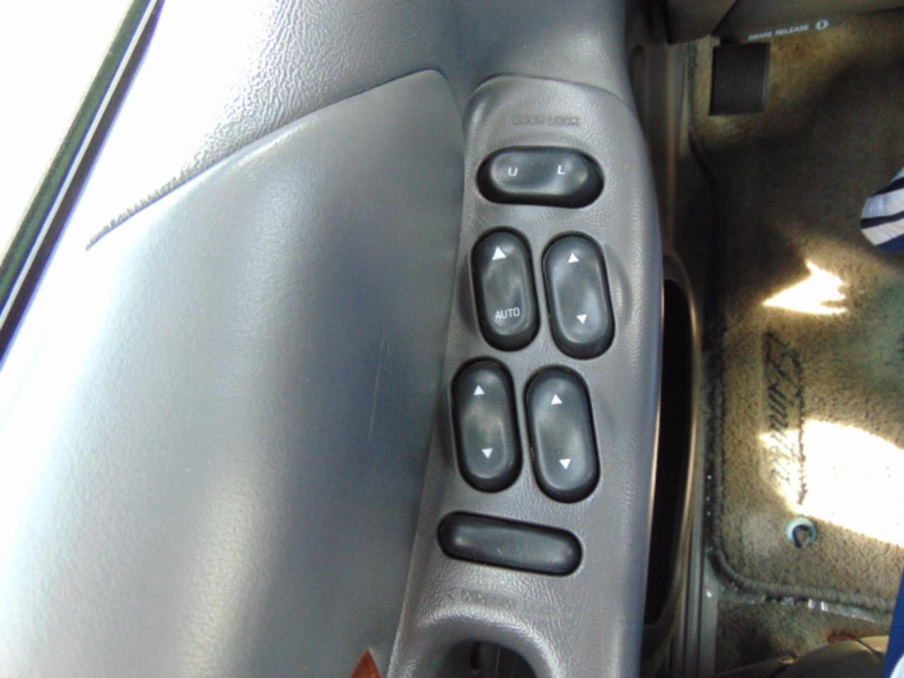 Ford Explorer Limited AWD 2000