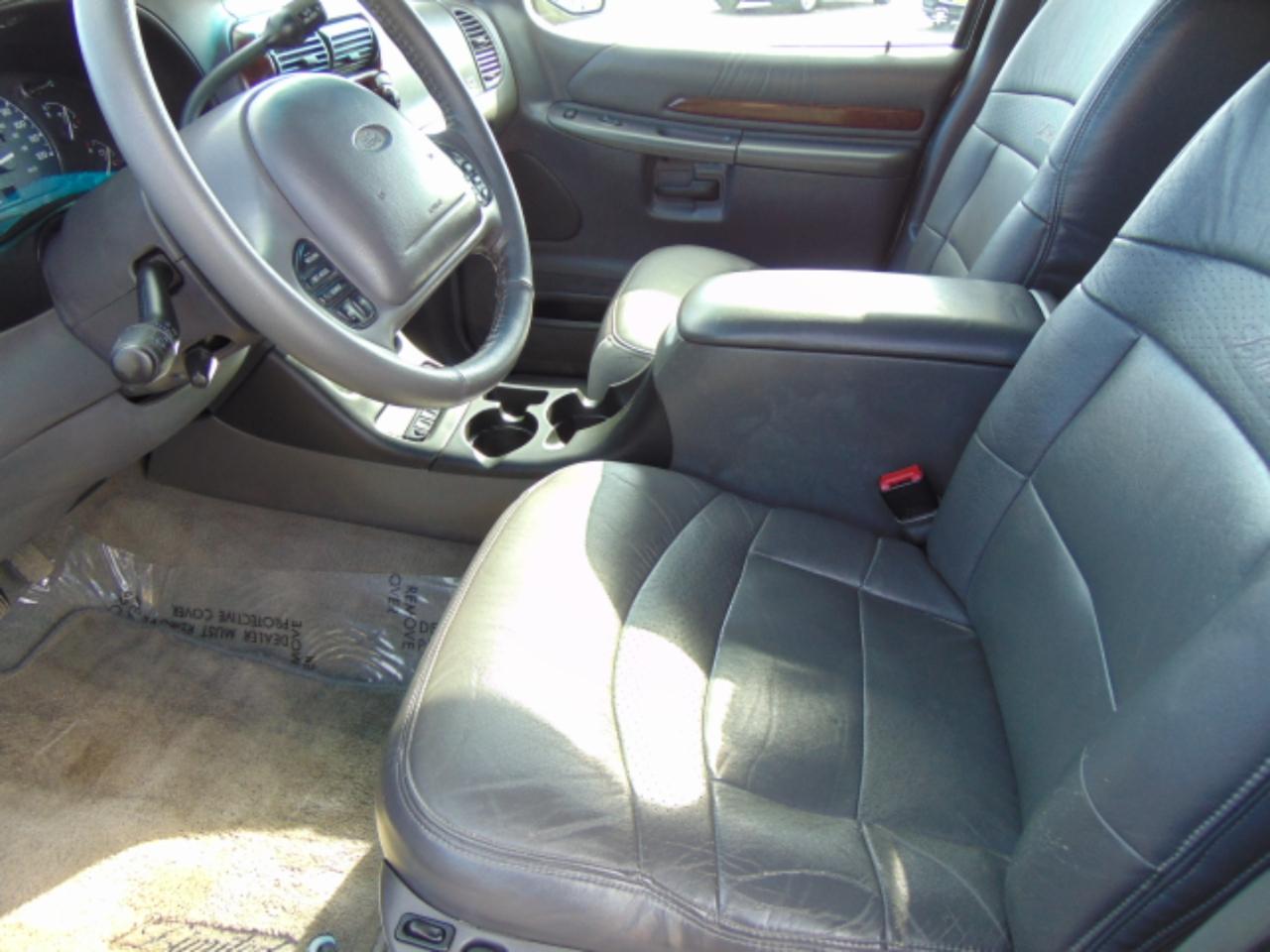 Ford Explorer Limited AWD 2000