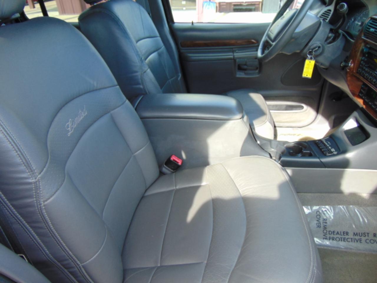 Ford Explorer Limited AWD 2000