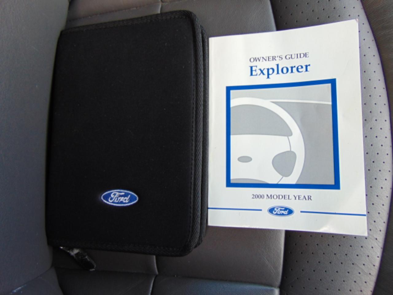 Ford Explorer Limited AWD 2000