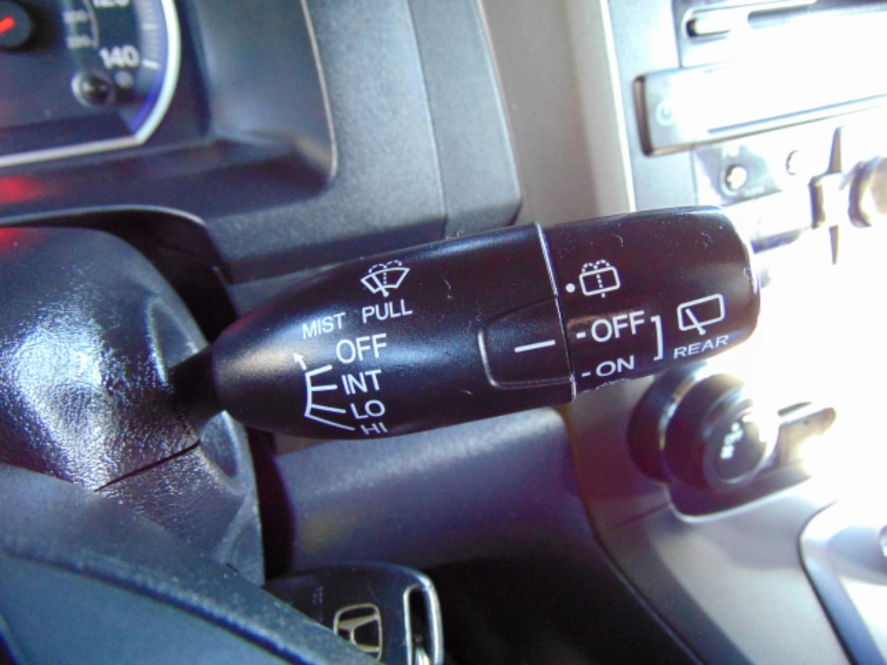 Honda CR-V SE 4WD 5-Speed AT 2011