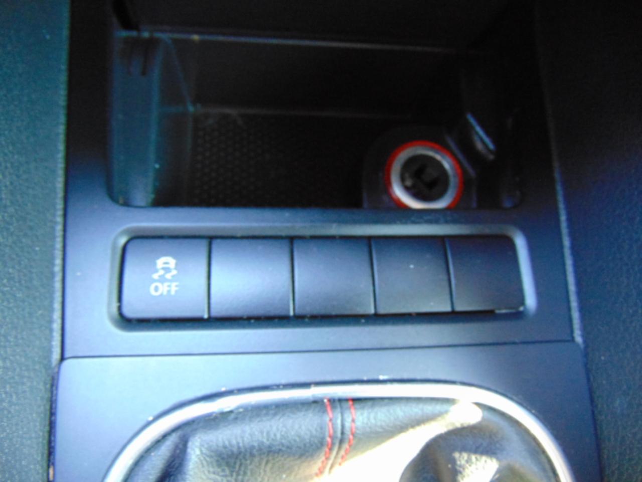 Volkswagen GTI 4-door 2012