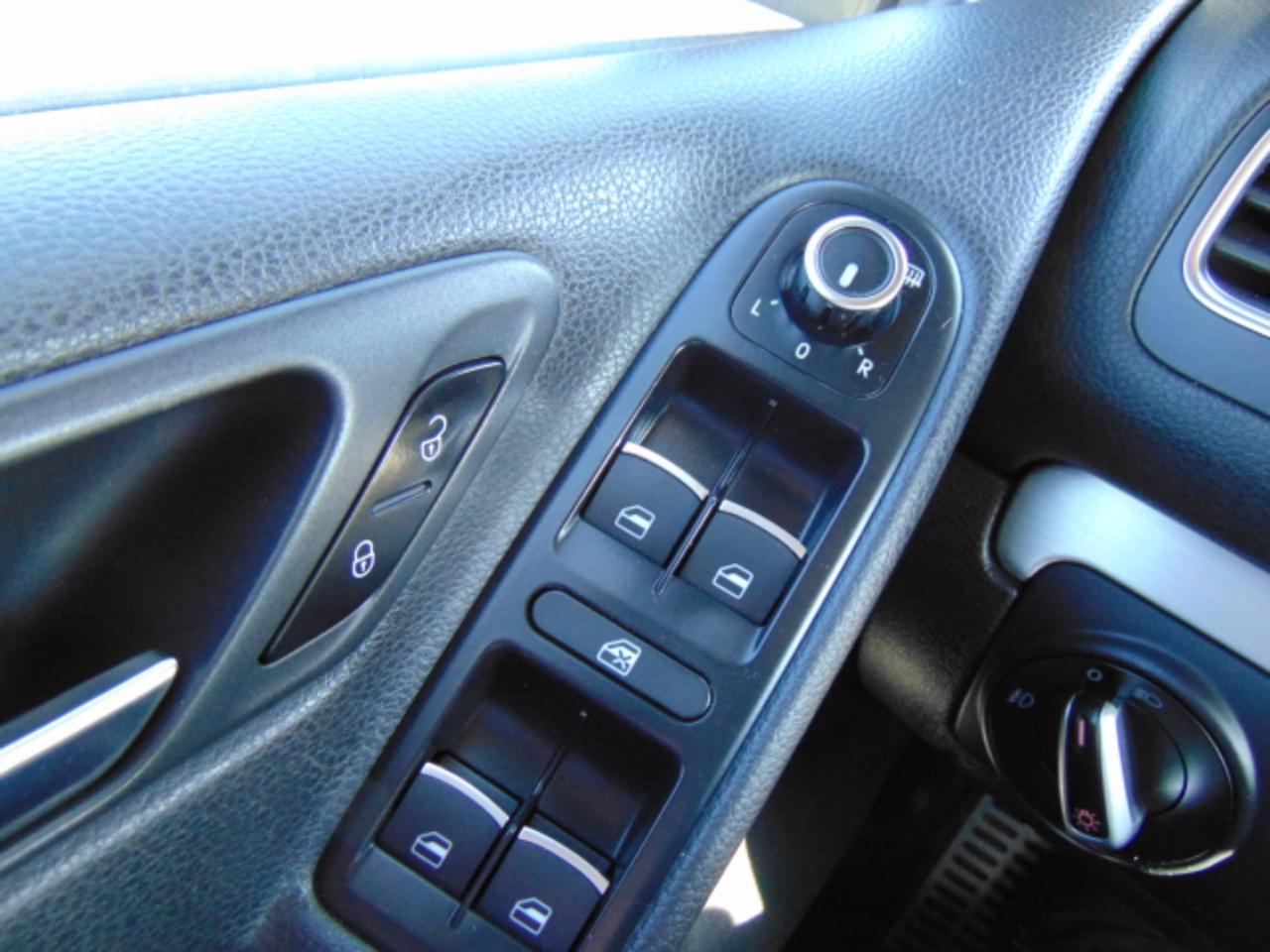 Volkswagen GTI 4-door 2012