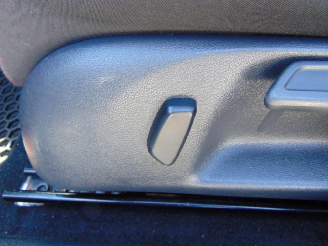 Volkswagen GTI 4-door 2012