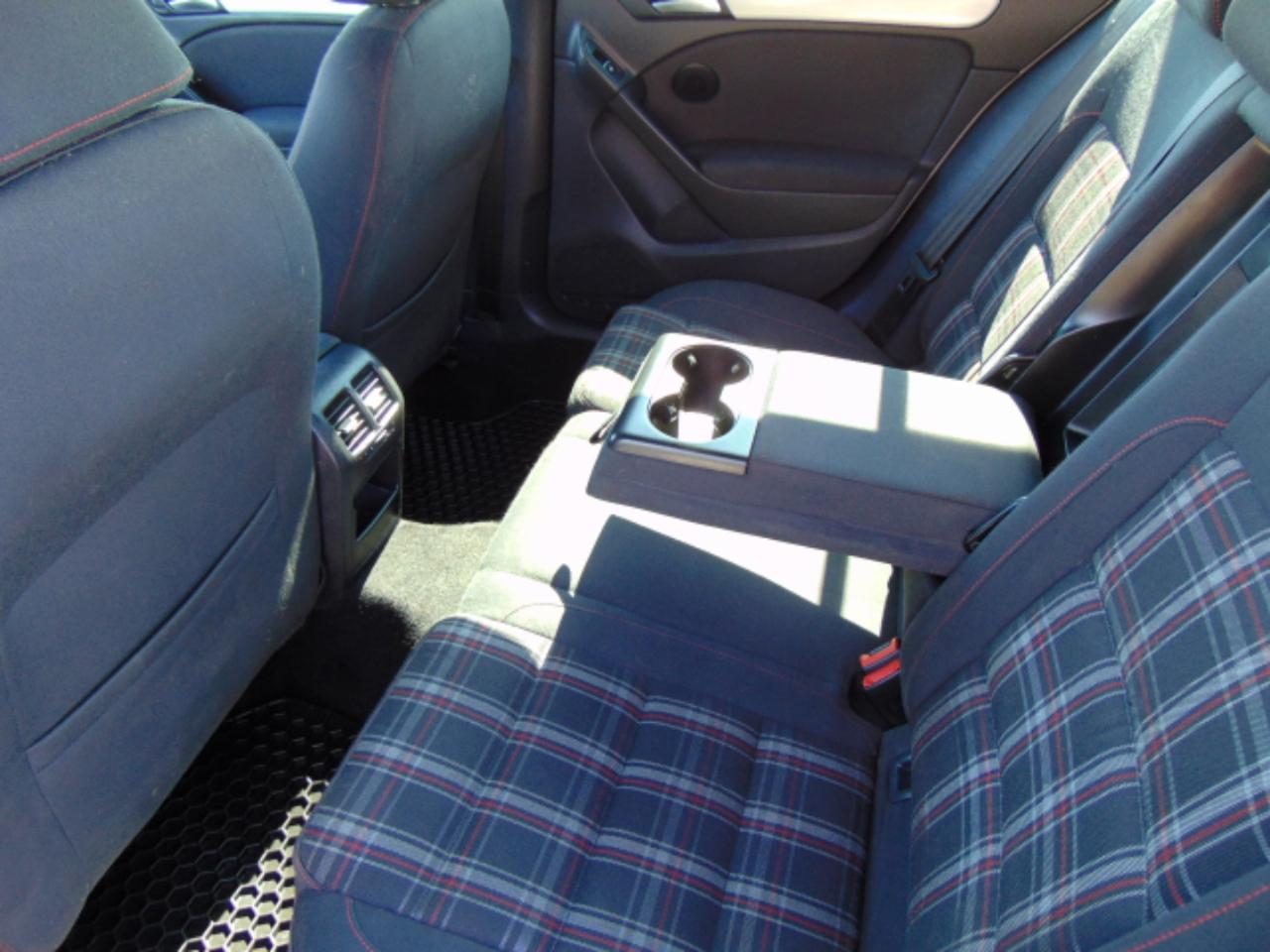 Volkswagen GTI 4-door 2012