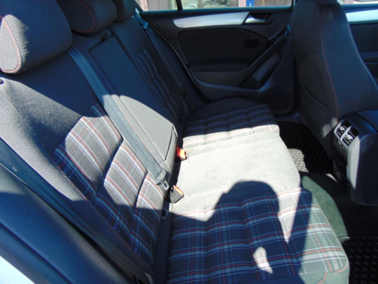 Volkswagen GTI 4-door 2012