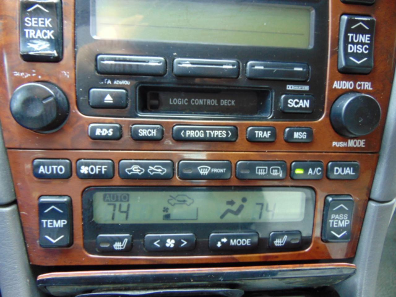 Toyota Avalon XLS 4D Sedan 2000