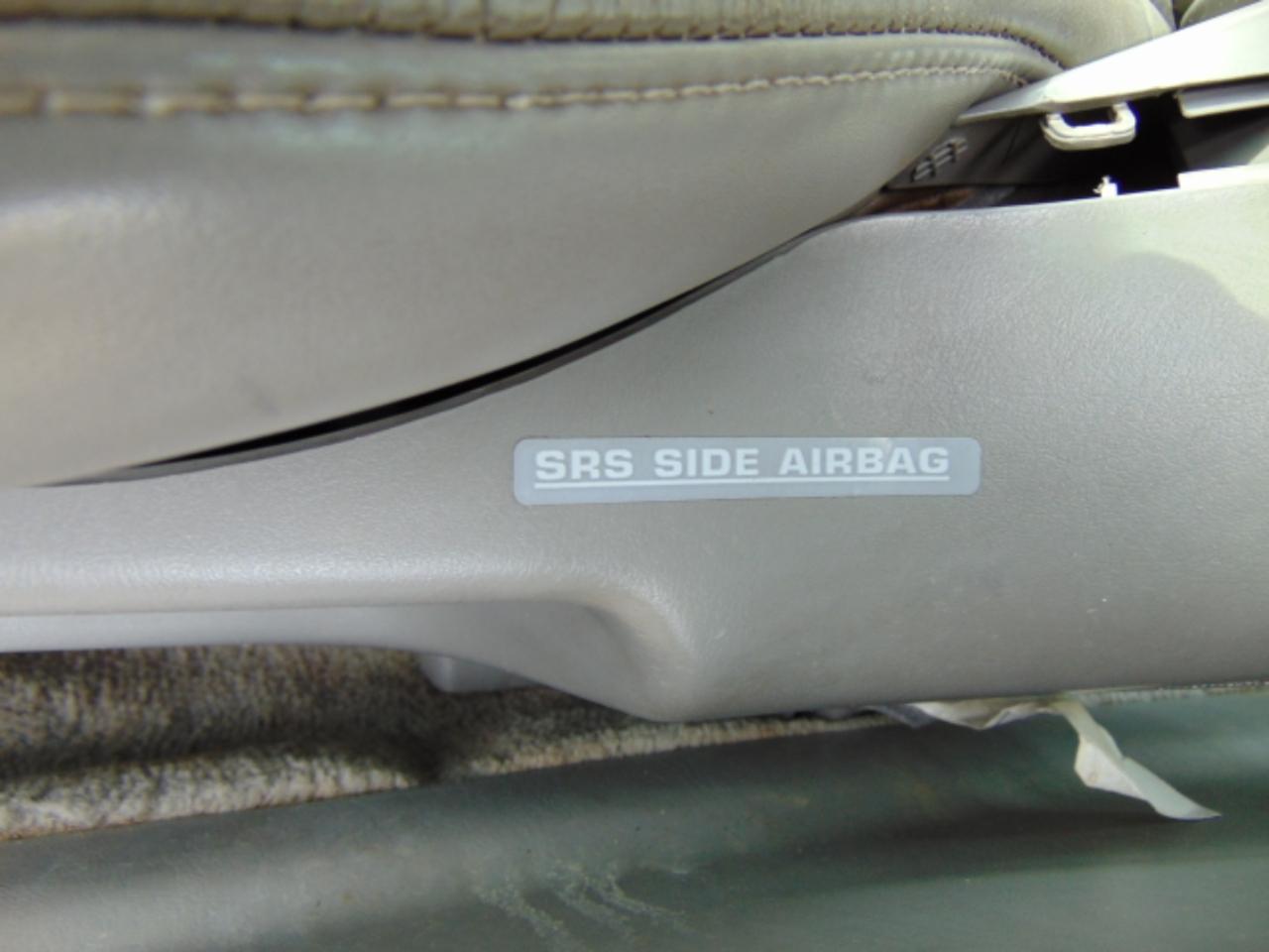 Toyota Avalon XLS 4D Sedan 2000