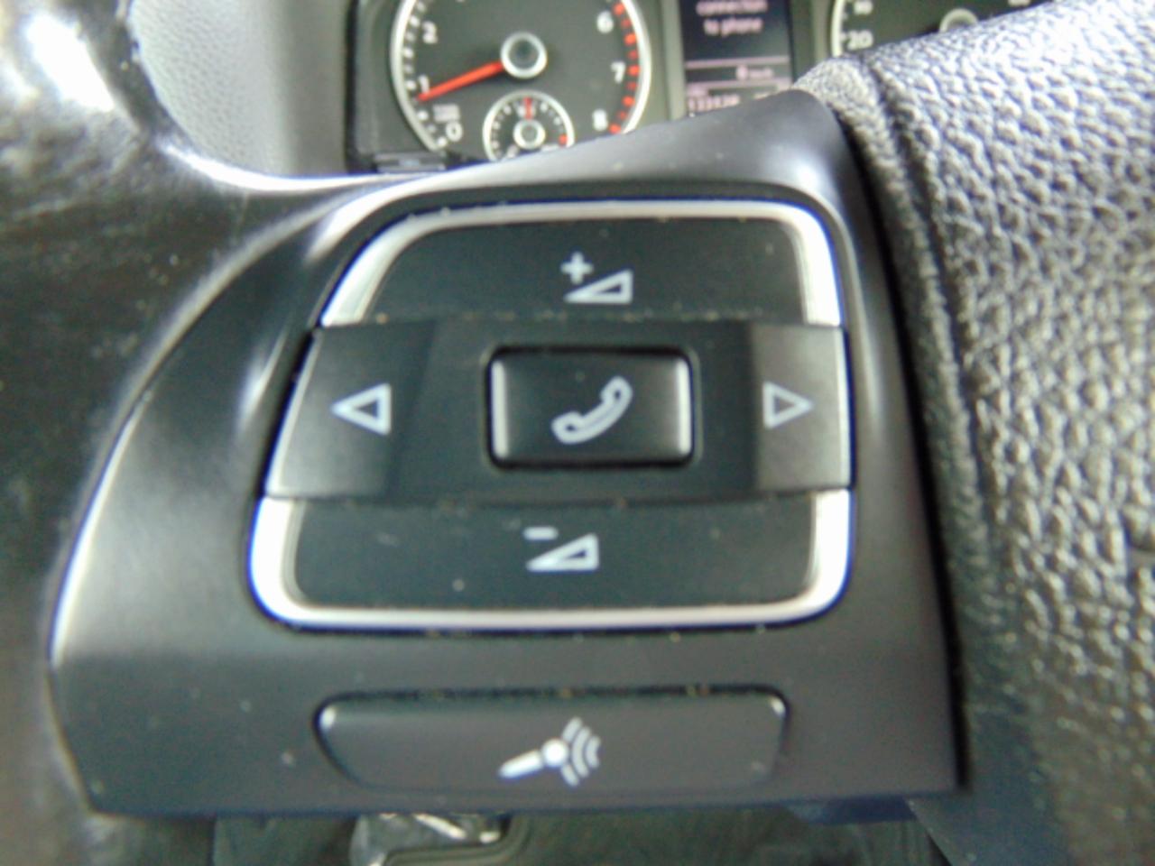 Volkswagen Tiguan S 4Motion 2012