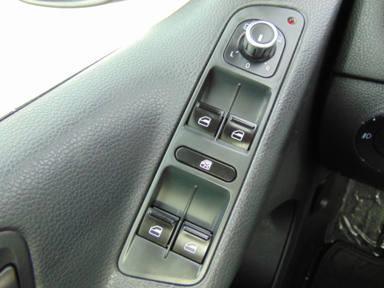 Volkswagen Tiguan S 4Motion 2012