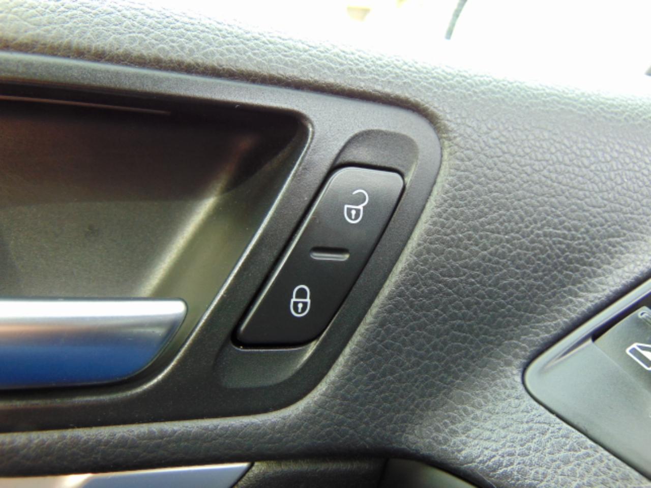 Volkswagen Tiguan S 4Motion 2012