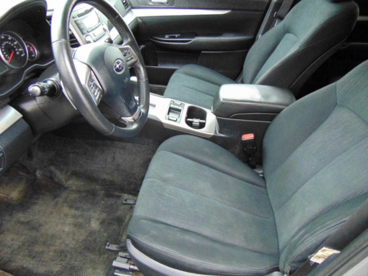 Subaru Outback 2.5i Premium 2013