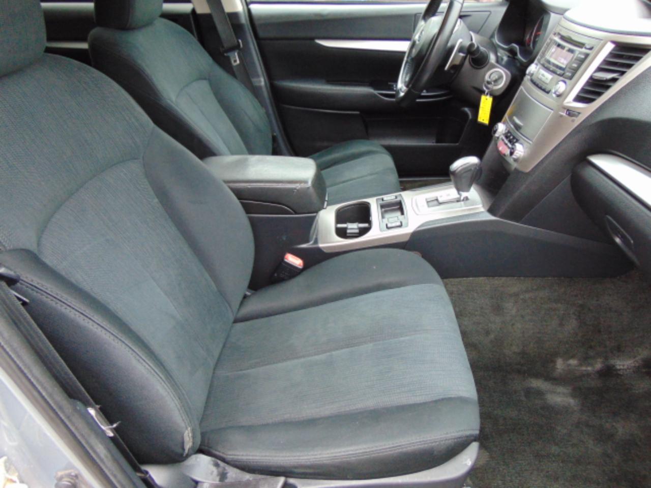 Subaru Outback 2.5i Premium 2013