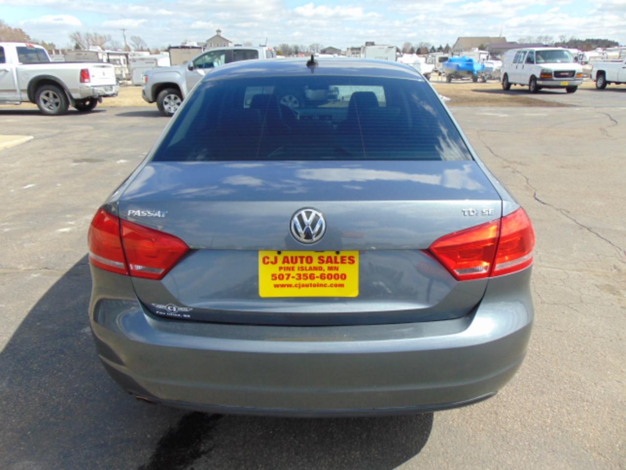 Volkswagen Passat 2.0L TDI SE AT 2014
