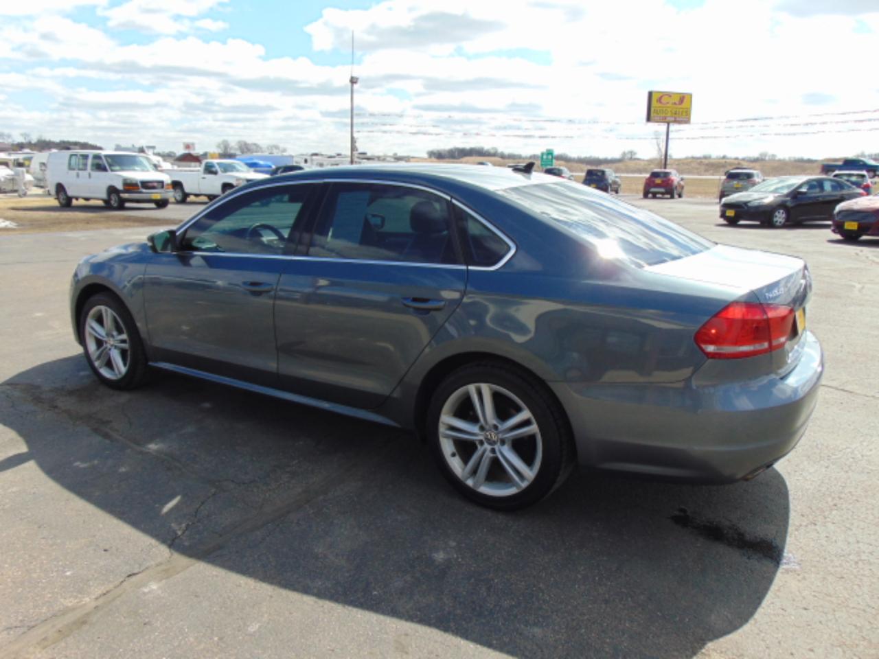 Volkswagen Passat 2.0L TDI SE AT 2014