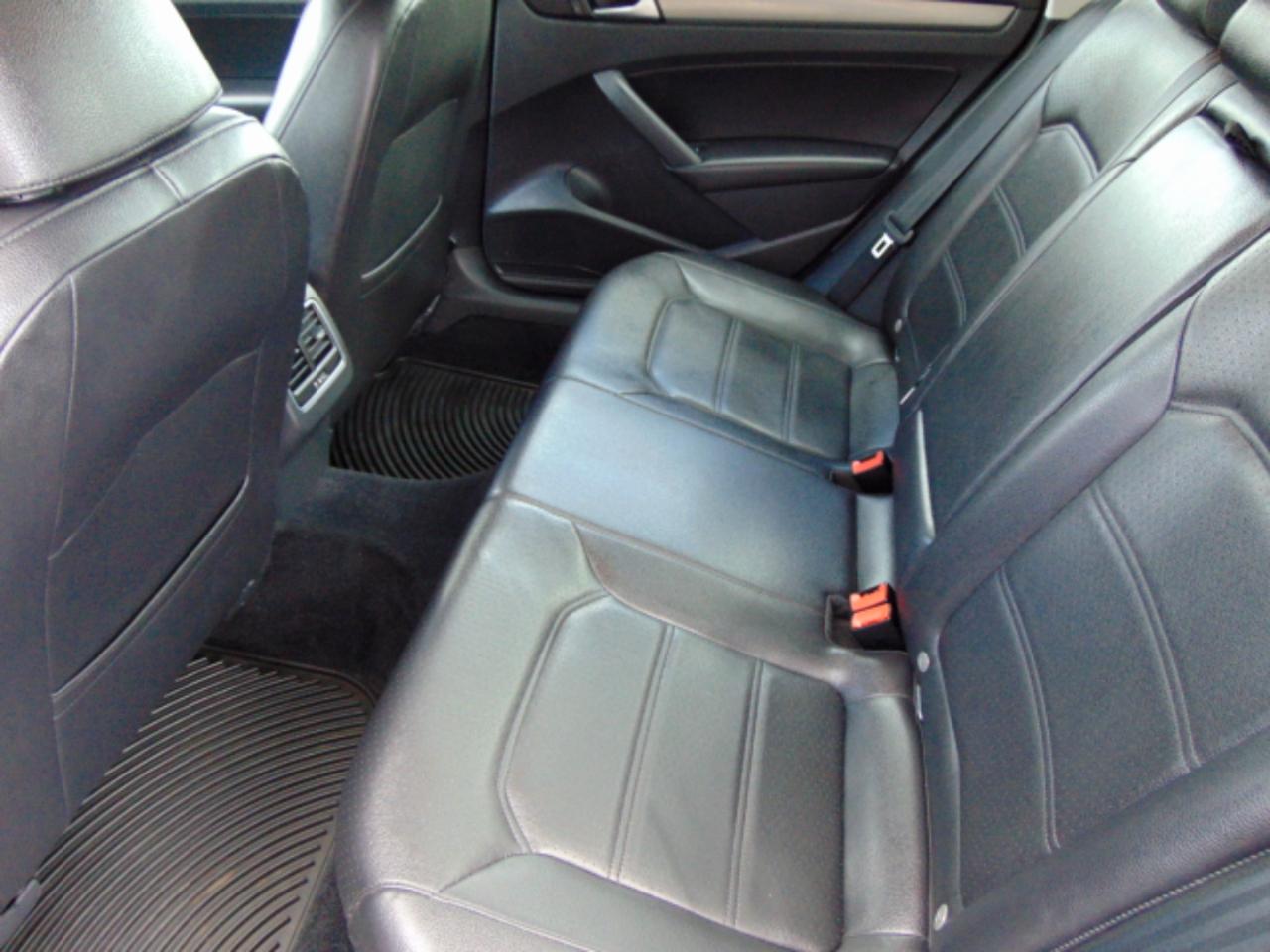 Volkswagen Passat 2.0L TDI SE AT 2014