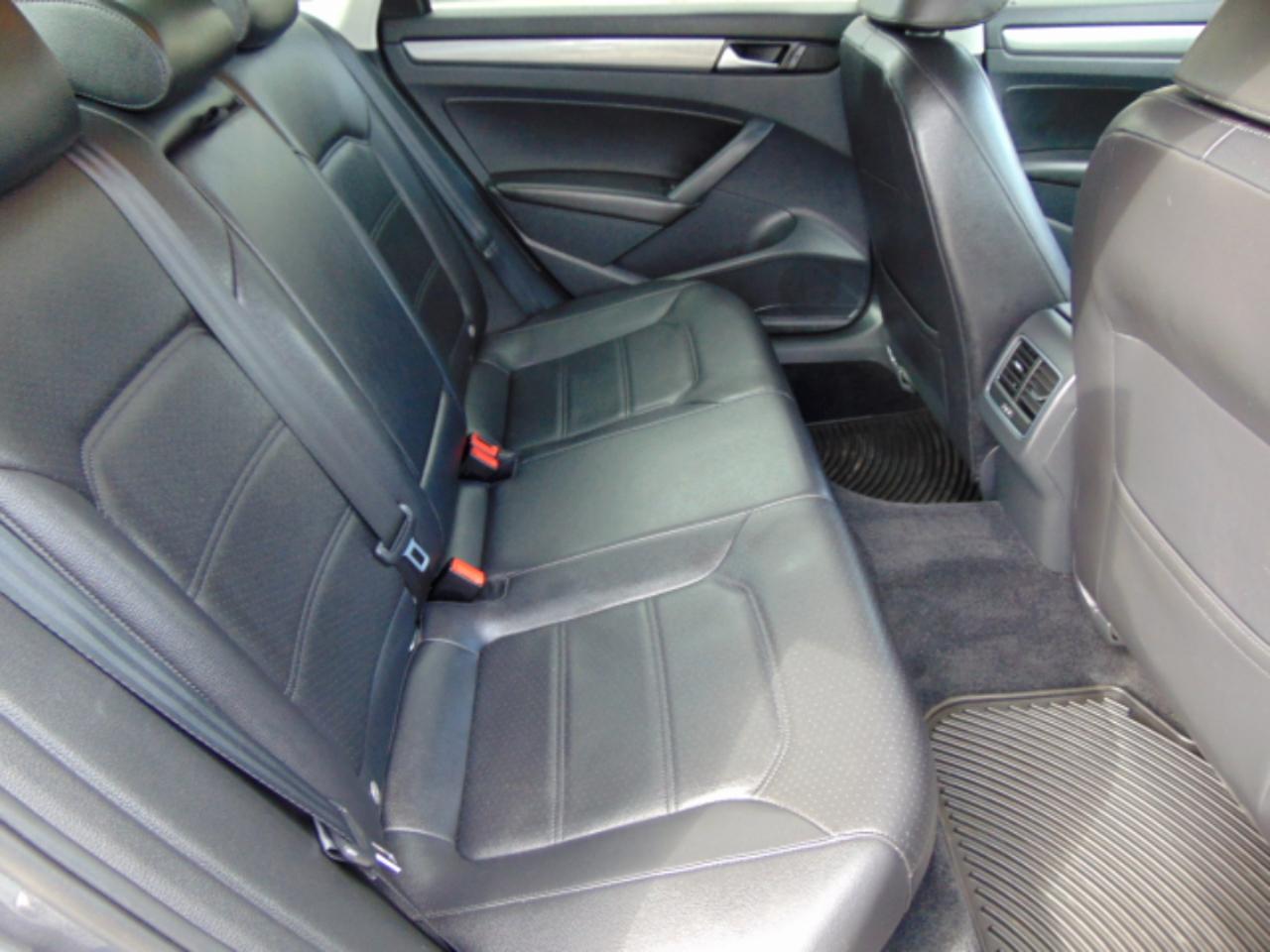 Volkswagen Passat 2.0L TDI SE AT 2014