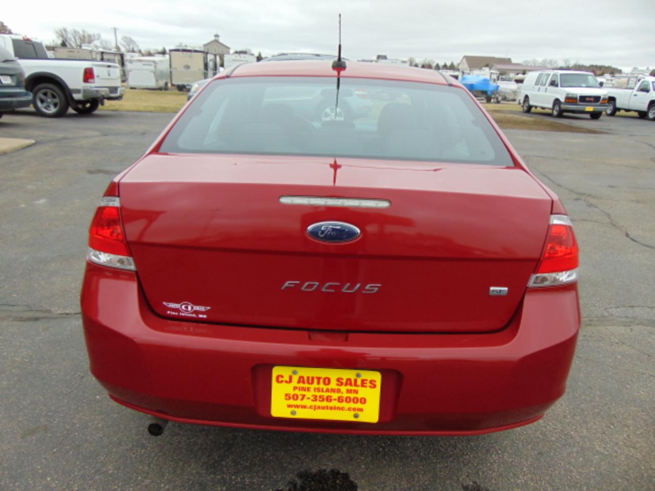 Ford Focus SE Sedan 2011