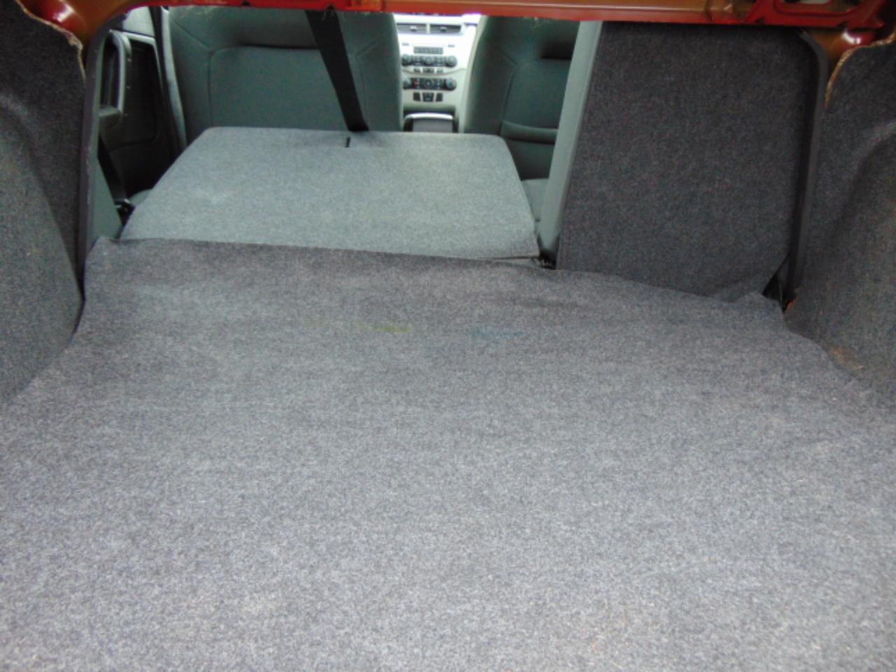 Ford Focus SE Sedan 2011