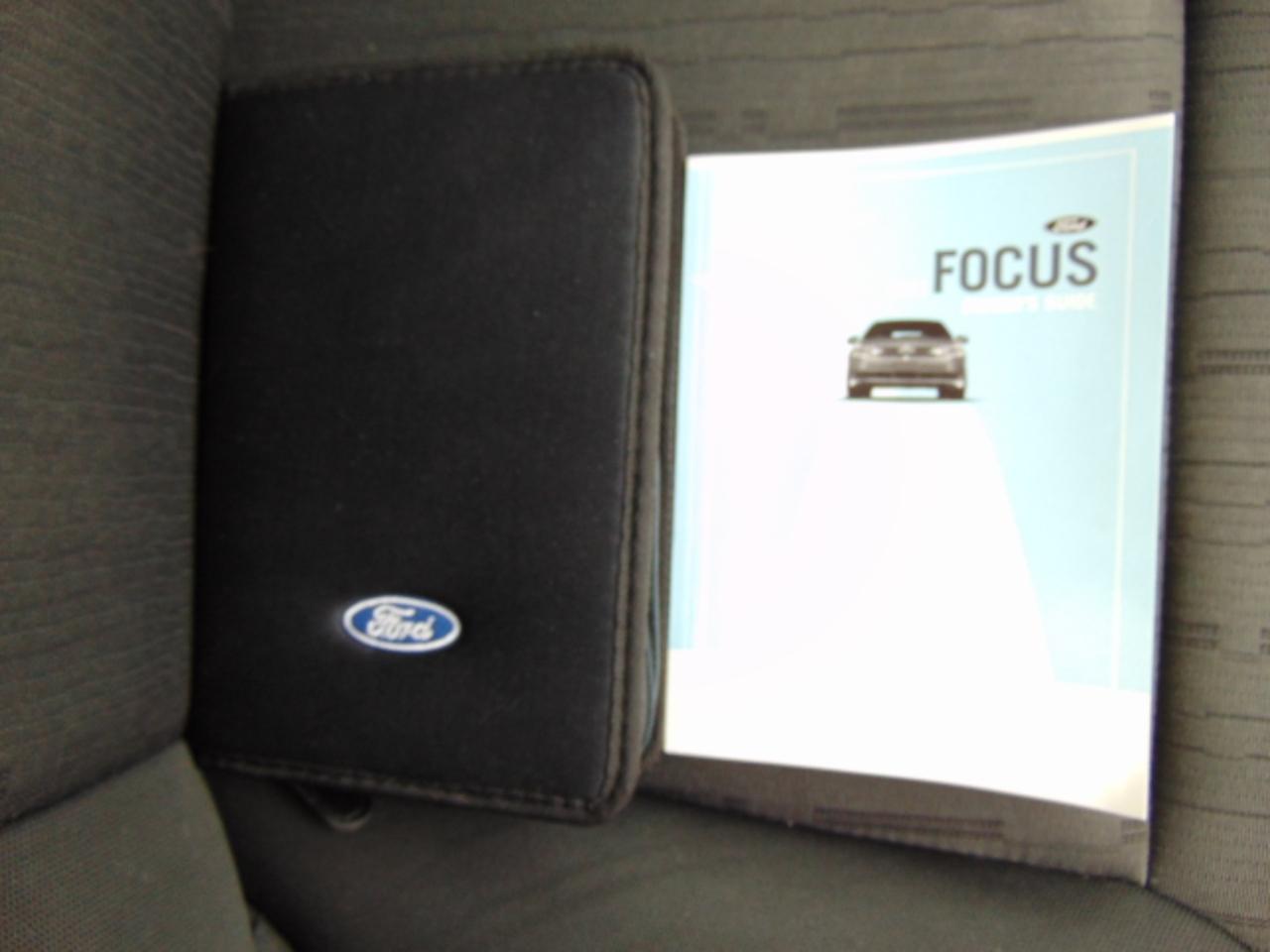 Ford Focus SE Sedan 2011