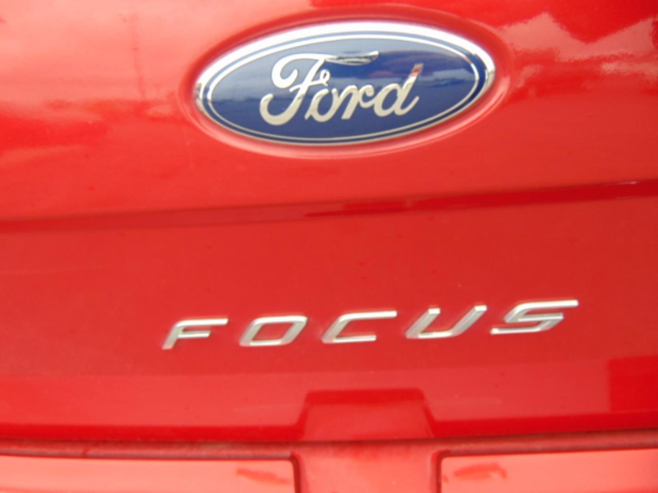 Ford Focus SE Sedan 2011