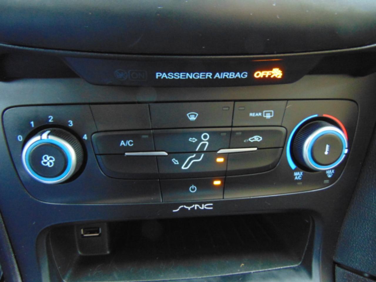 Ford Focus SE Hatch 2015