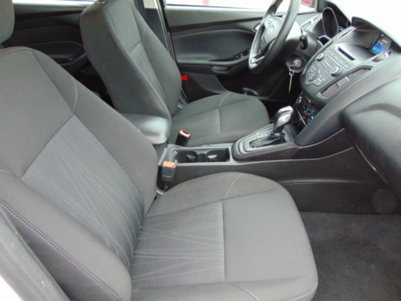 Ford Focus SE Hatch 2015