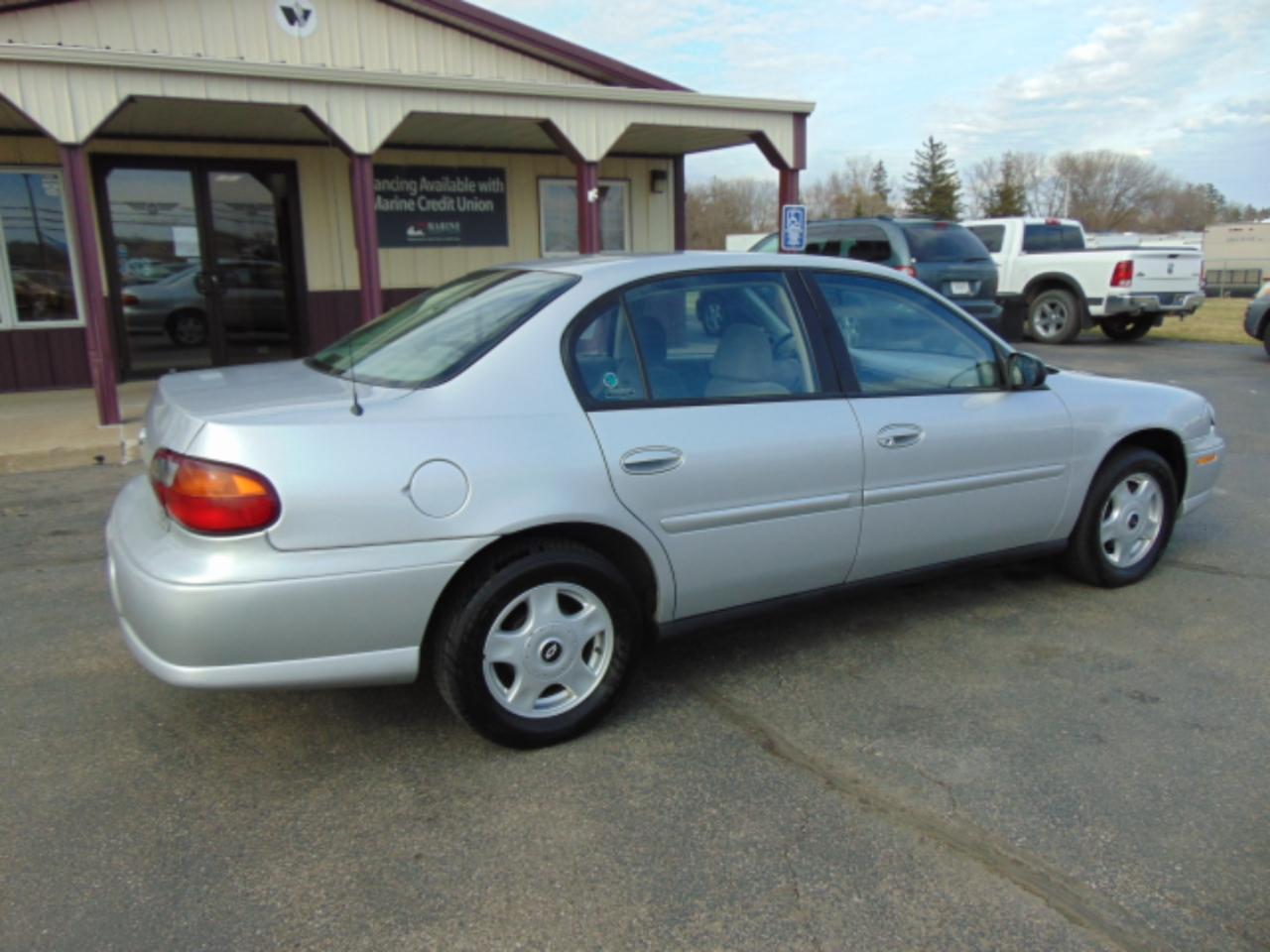 Chevrolet Malibu Base 2002