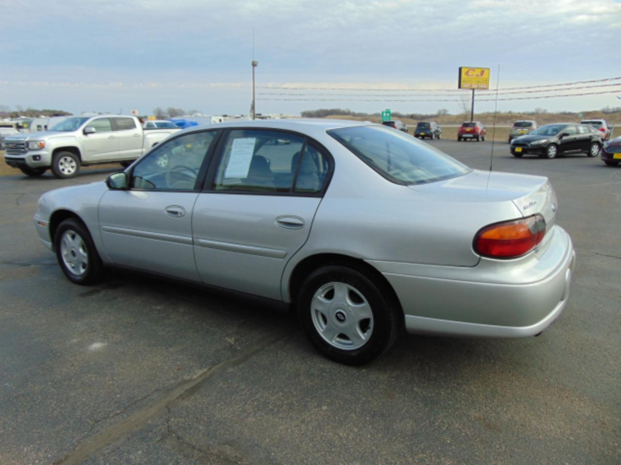 Chevrolet Malibu Base 2002