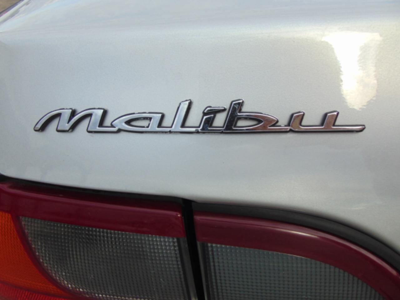 Chevrolet Malibu Base 2002