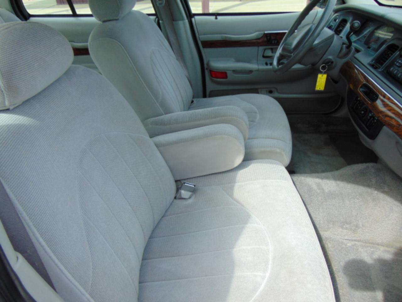 Mercury Grand Marquis GS 2000