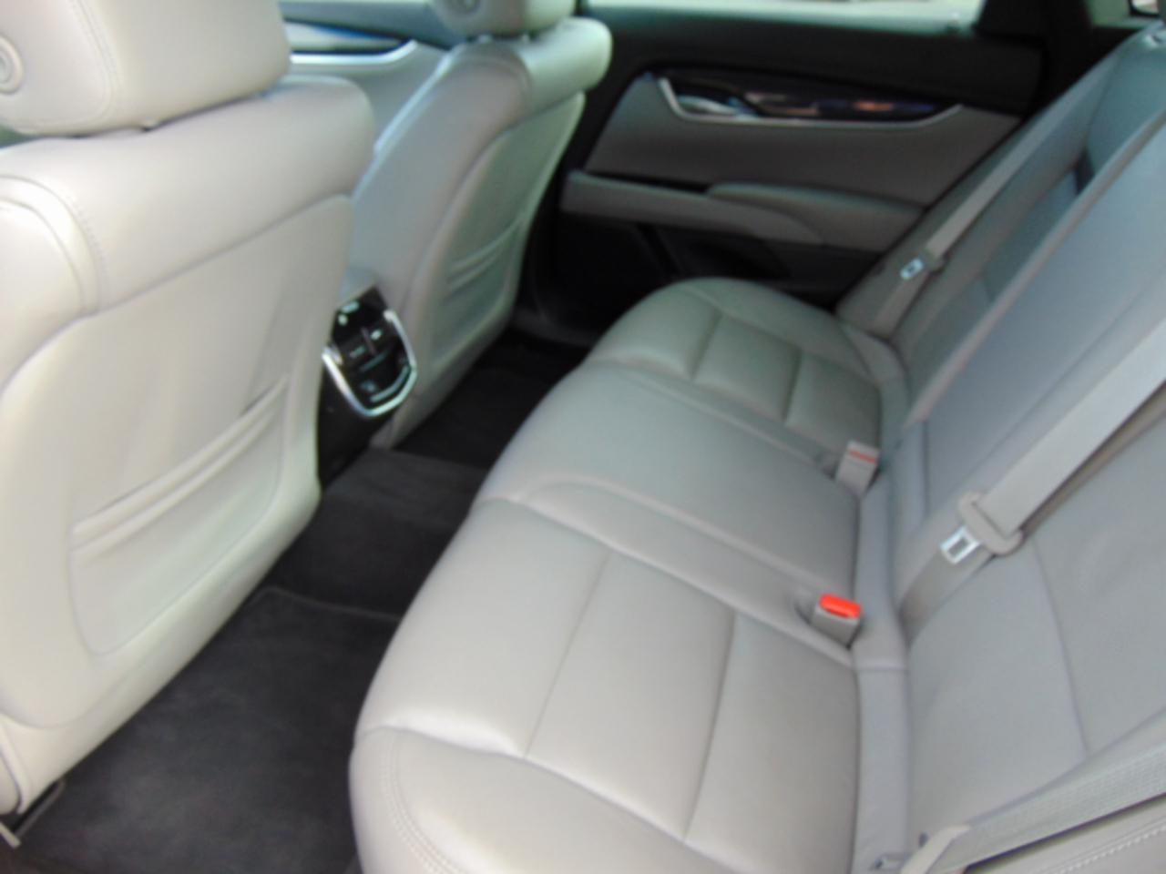 Cadillac XTS Luxury AWD 2016