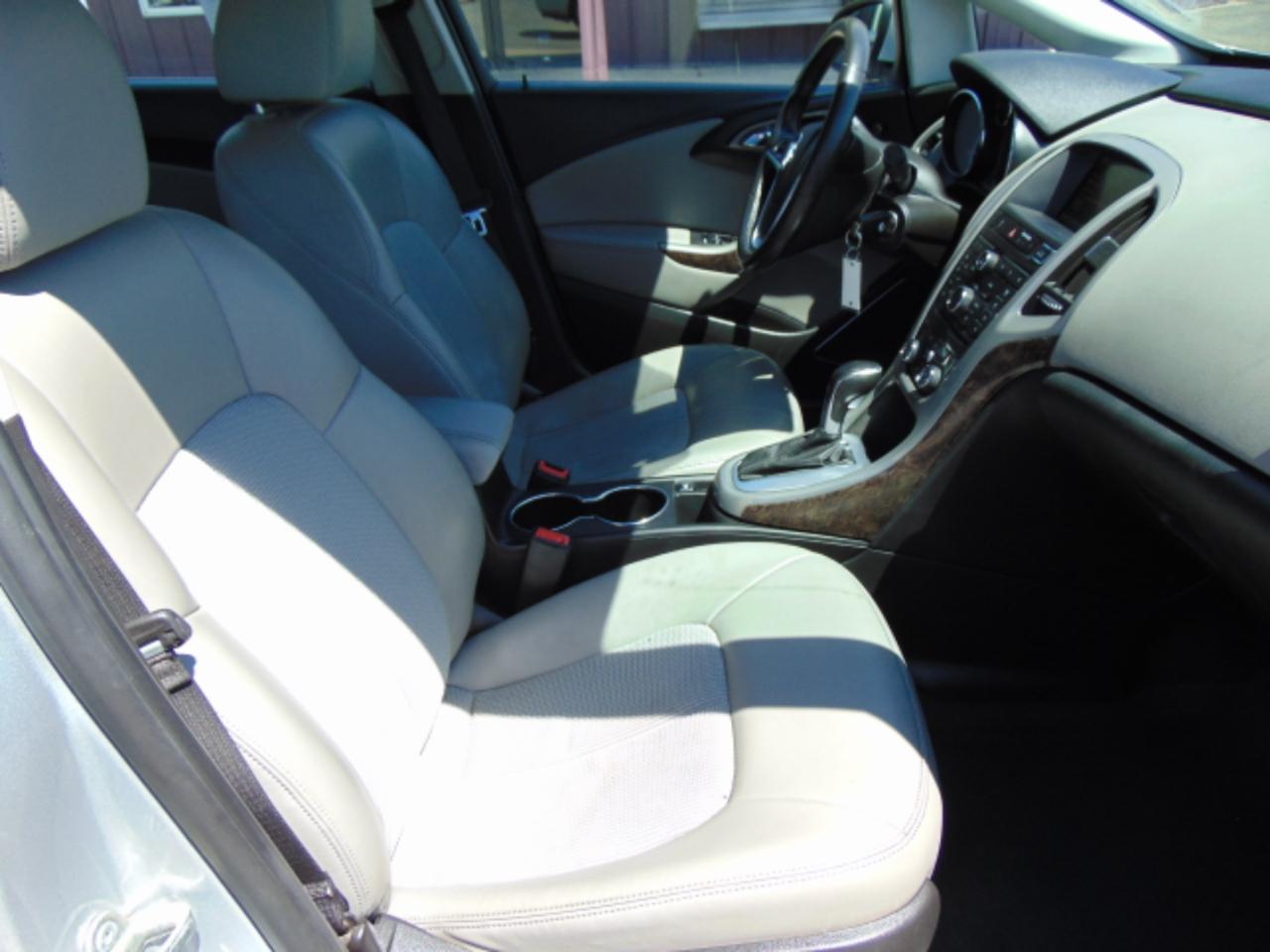 Buick Verano Base 2013