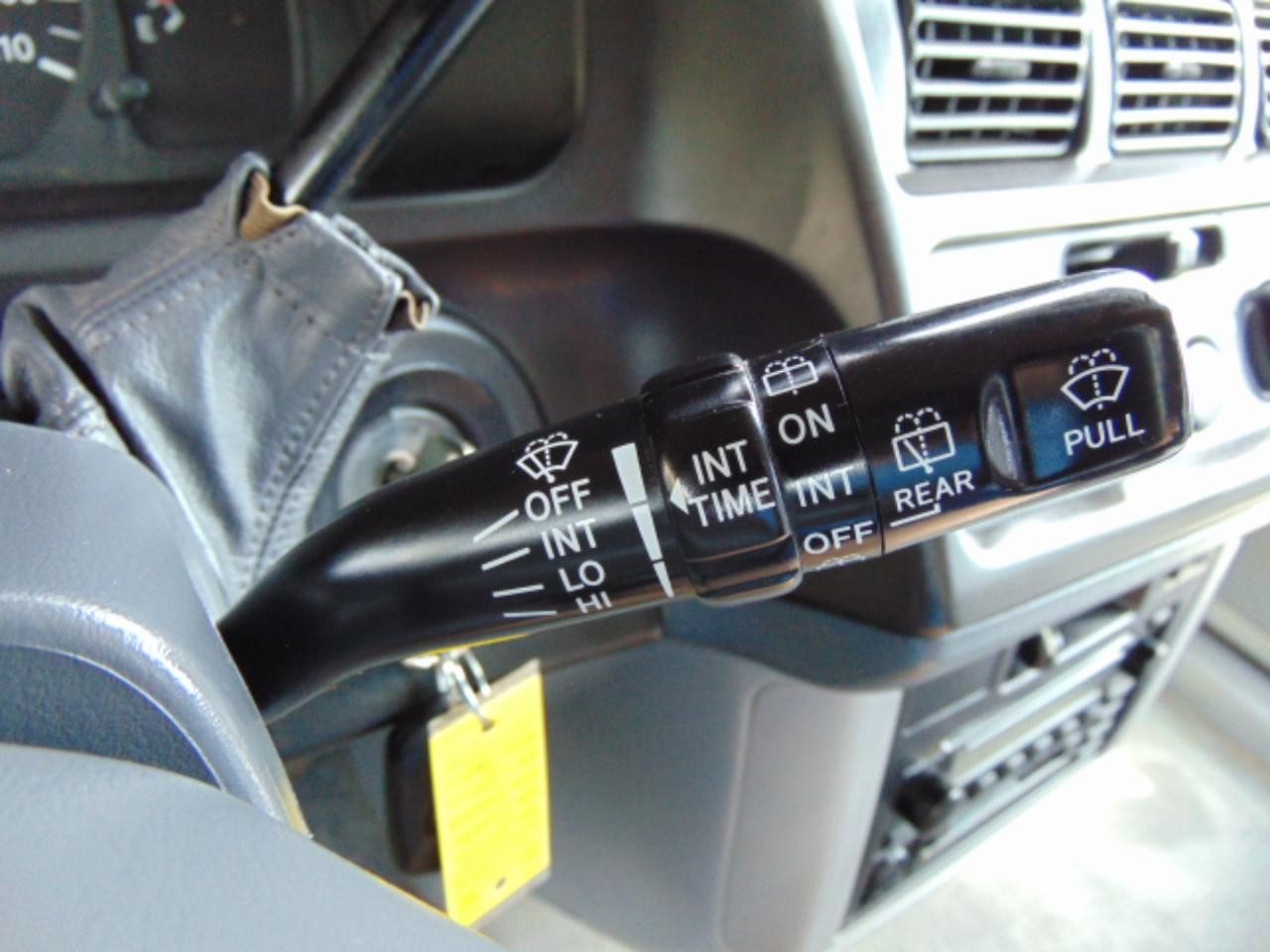 Toyota Sienna LE 4-Door 2000