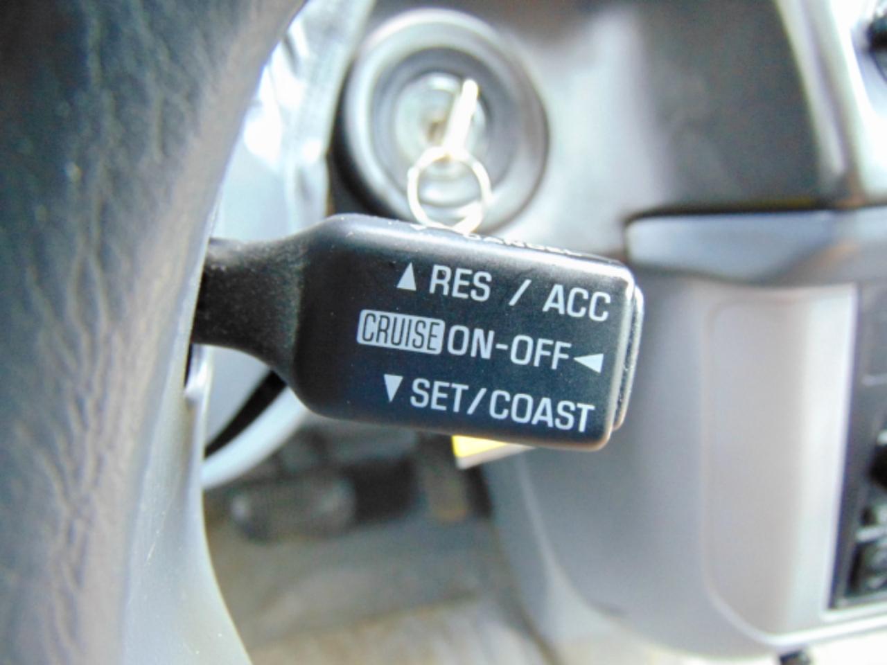 Toyota Sienna LE 4-Door 2000