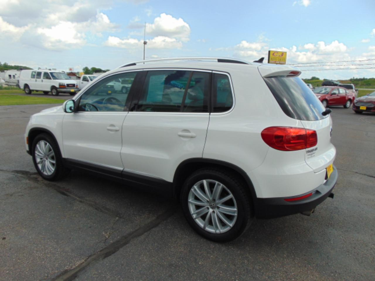 Volkswagen Tiguan  2012