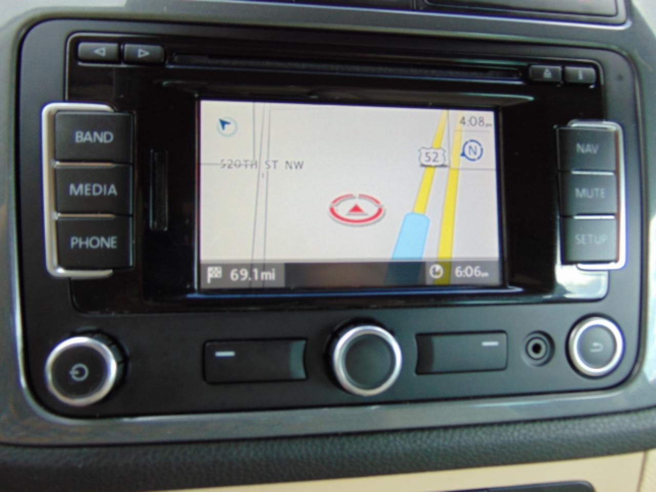 Volkswagen Tiguan  2012