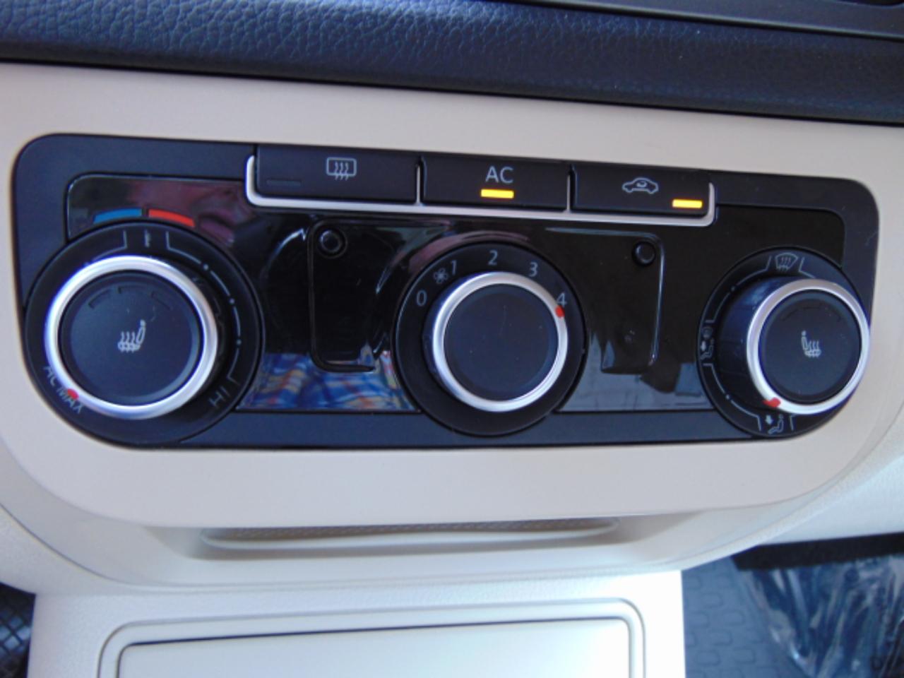 Volkswagen Tiguan  2012