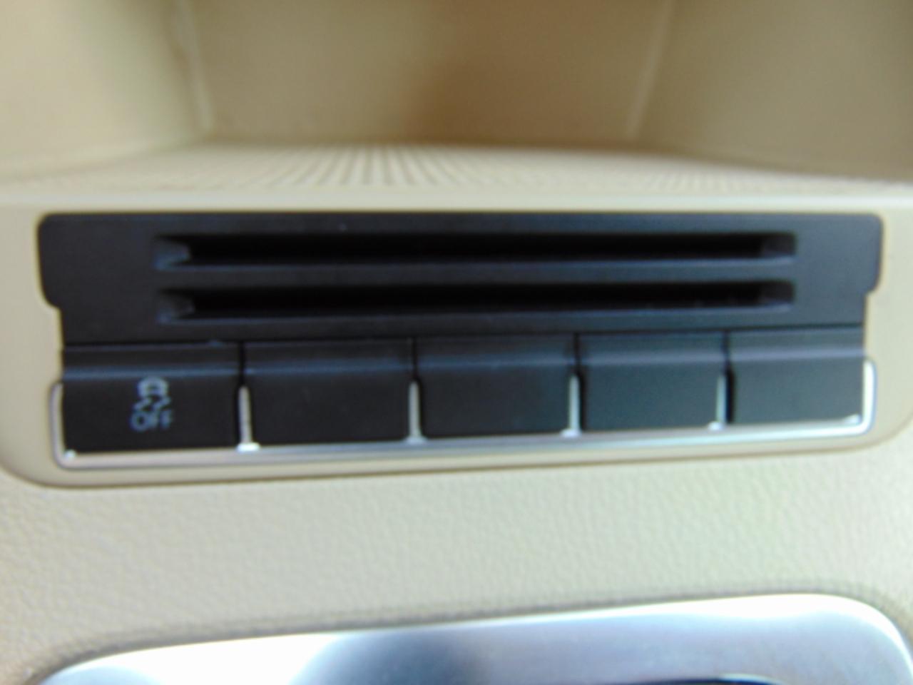 Volkswagen Tiguan  2012