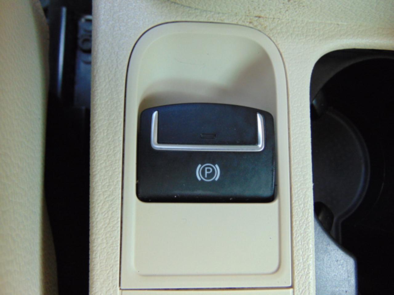 Volkswagen Tiguan  2012
