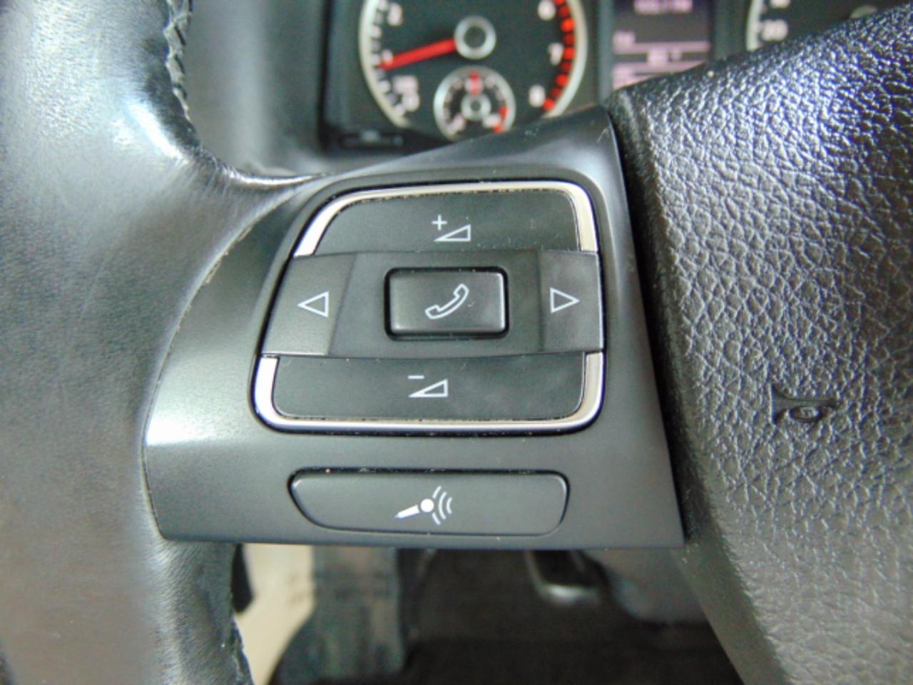 Volkswagen Tiguan  2012