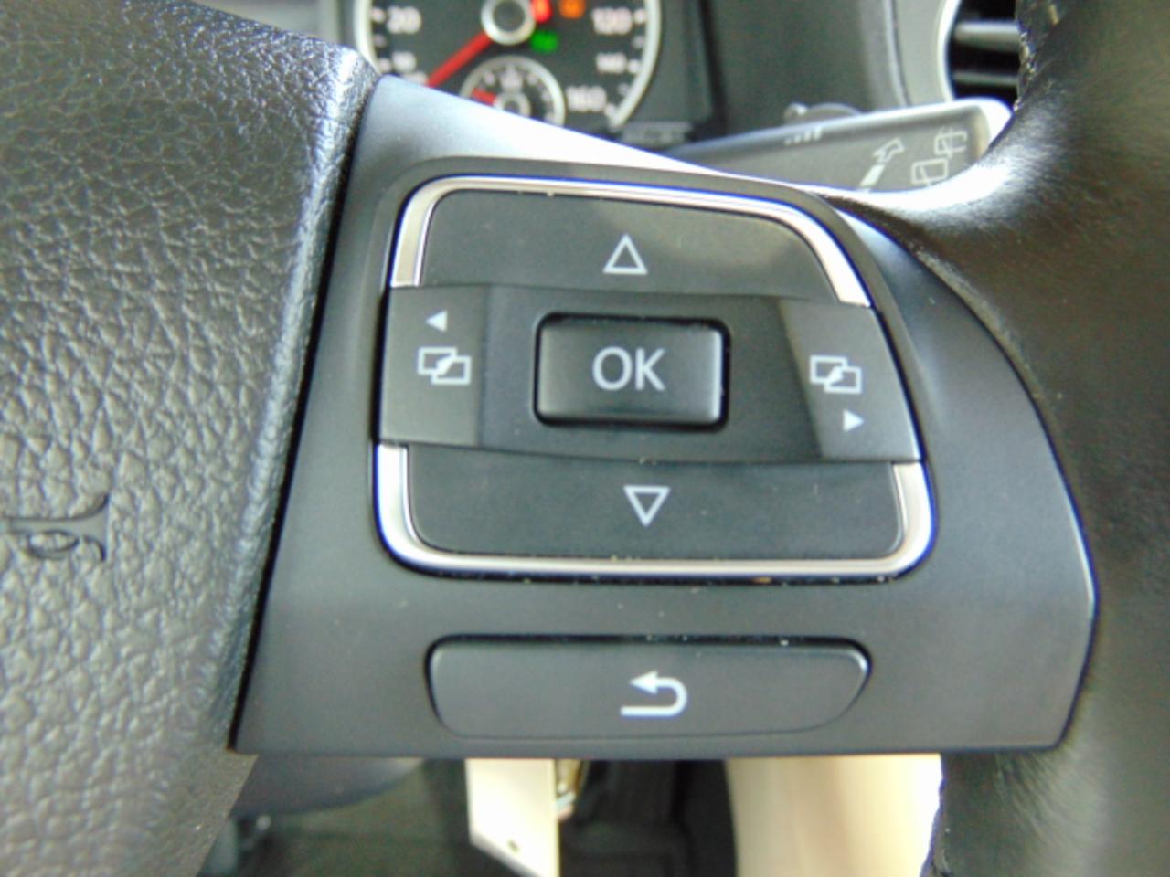 Volkswagen Tiguan  2012