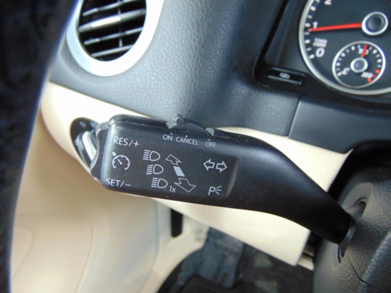 Volkswagen Tiguan  2012