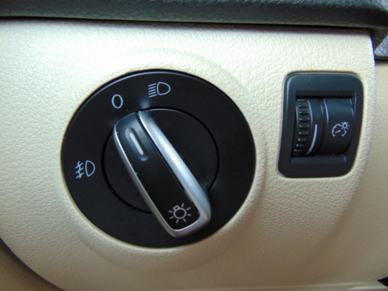 Volkswagen Tiguan  2012