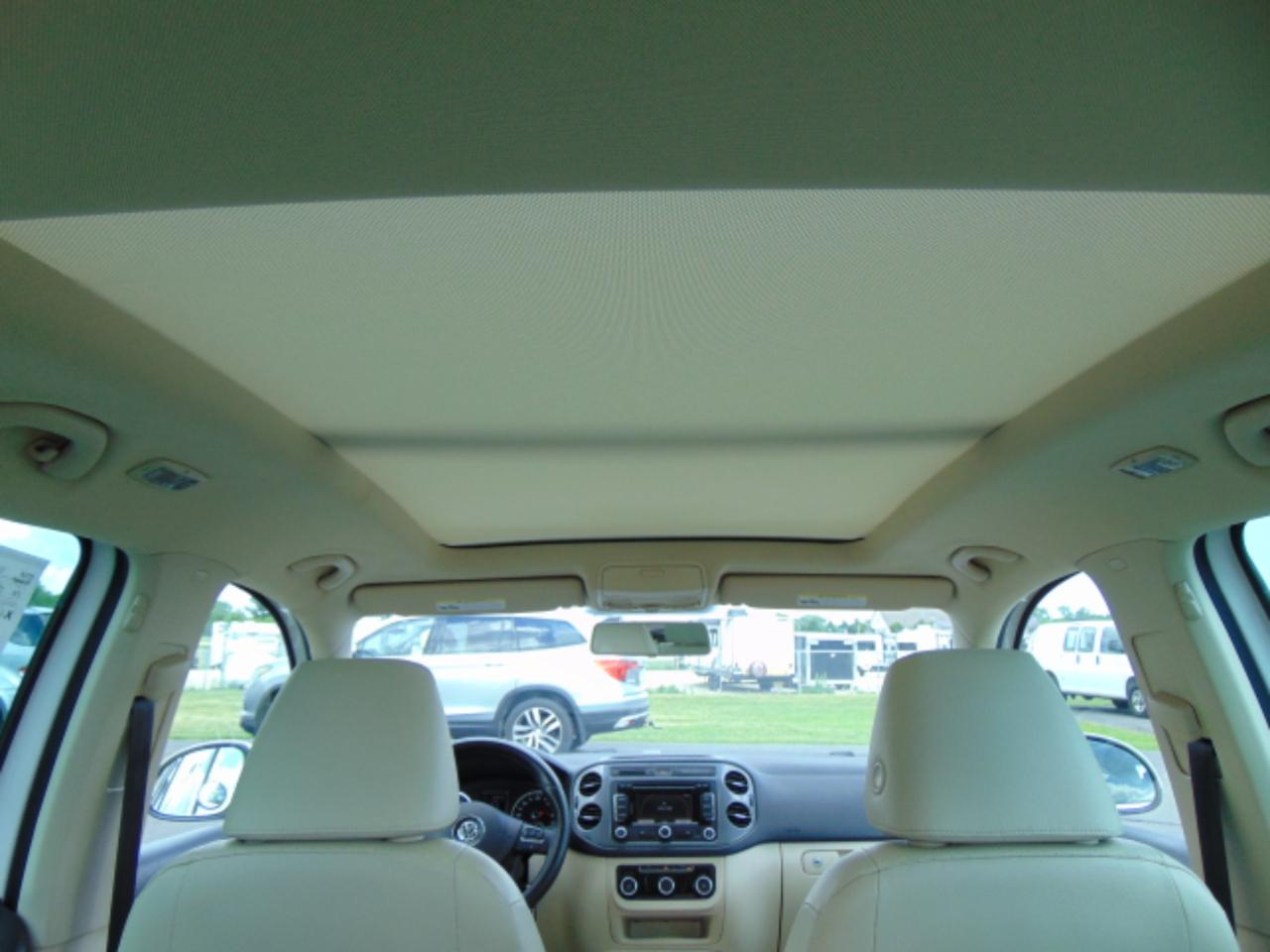 Volkswagen Tiguan  2012