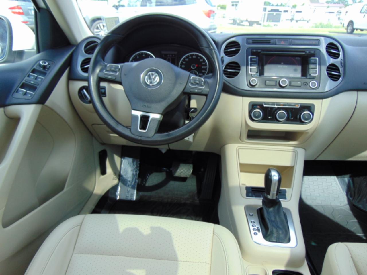Volkswagen Tiguan  2012