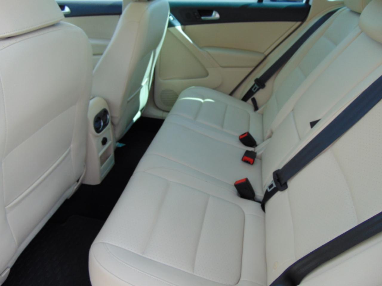 Volkswagen Tiguan  2012