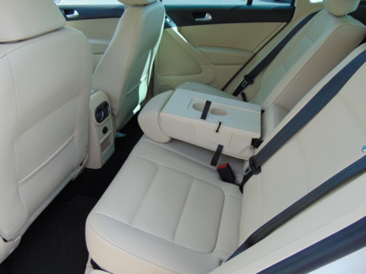 Volkswagen Tiguan  2012
